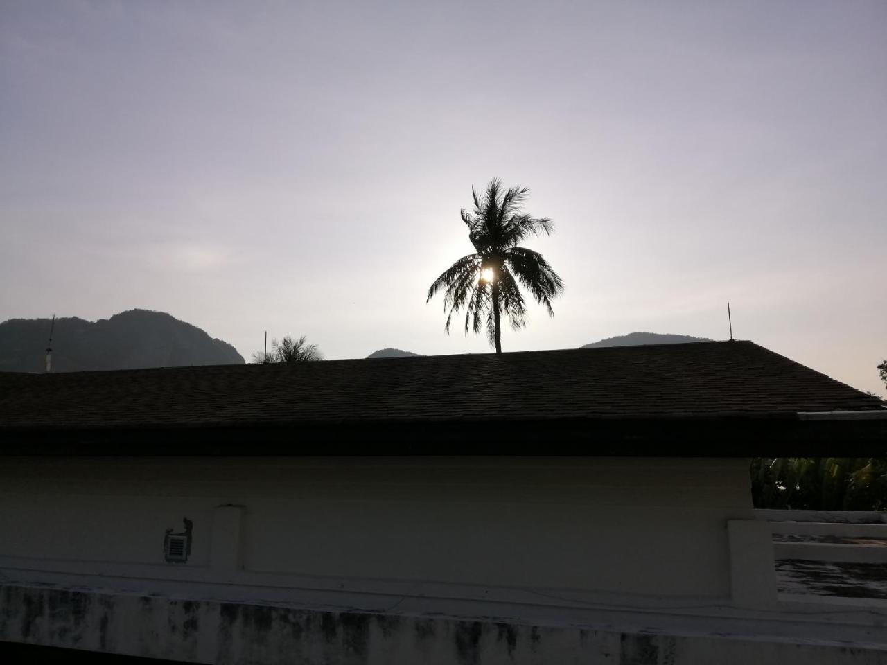 Neverland Dorm เกาะพีพี ภายนอก รูปภาพ
